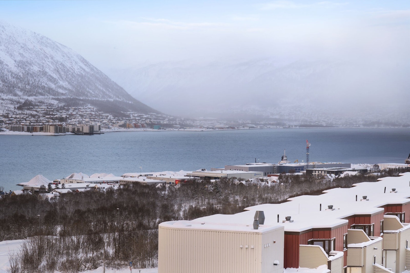 Leiligheten ligger i borettslagets gate ni og har en flott utsikt på klarværsdager. Galleribilde