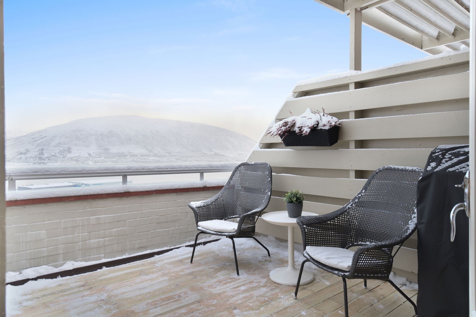 Ny platting på veranda fra 2020. Galleribilde