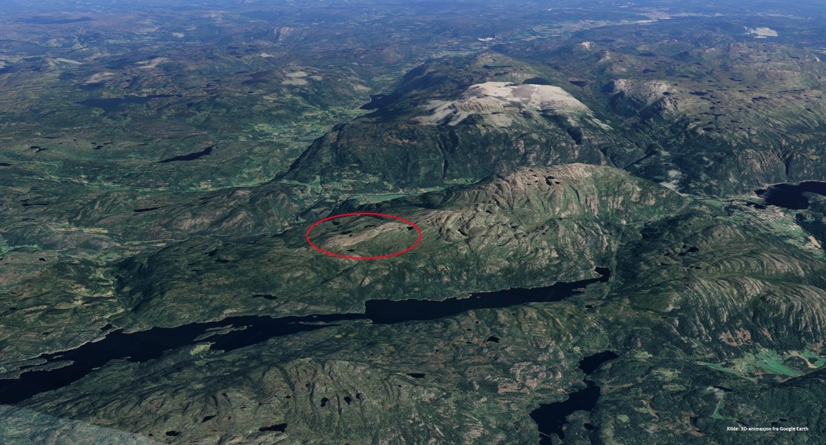 Breikvamfjellet ligger ovenfor og øst for Sundsbarmvatn i Seljord Galleribilde