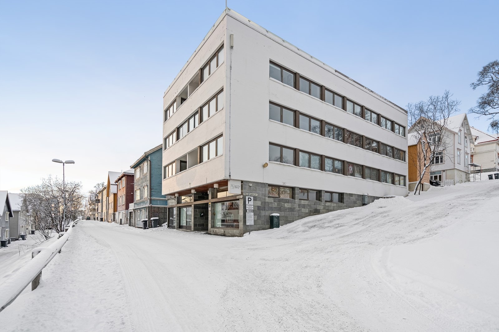 Fasade sett fra nord-øst. Galleribilde