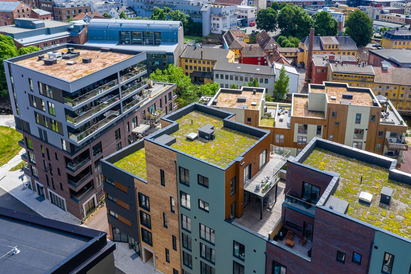 Leiligheten utgjør alene 6. etasje i denne delen av bygget. Galleribilde