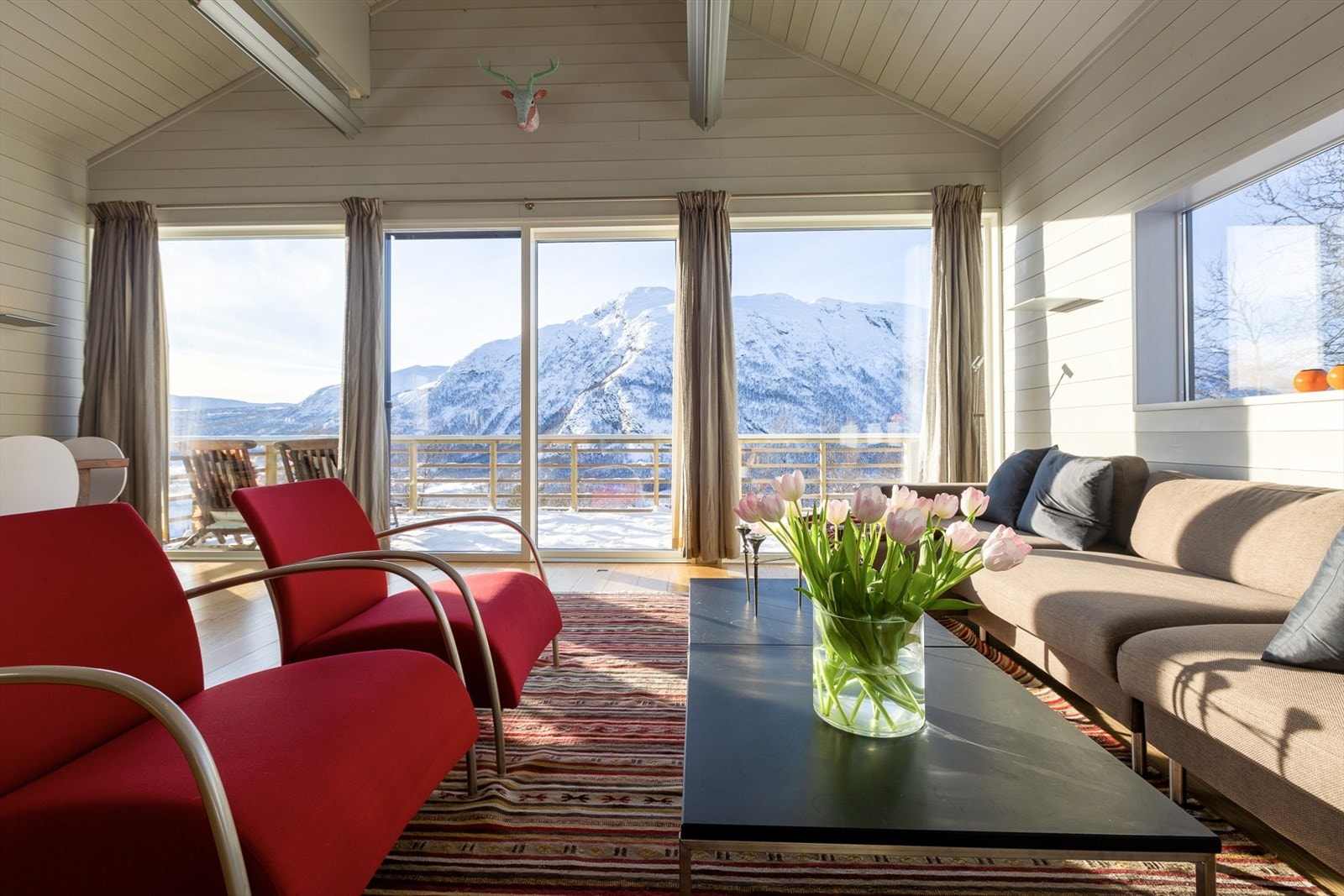 Helgesetvegen 114 - #01 - Sture mot Slettenøse - 2083.jpg Galleribilde