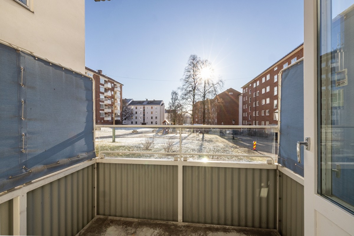 Endeleilighet med solrik sydvendt balkong på 3 kvm. Galleribilde