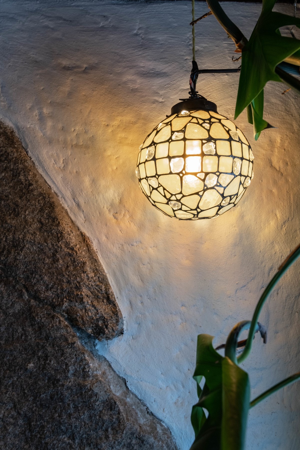 Detalj av veggen som har integrert grunnfjellet . Galleribilde