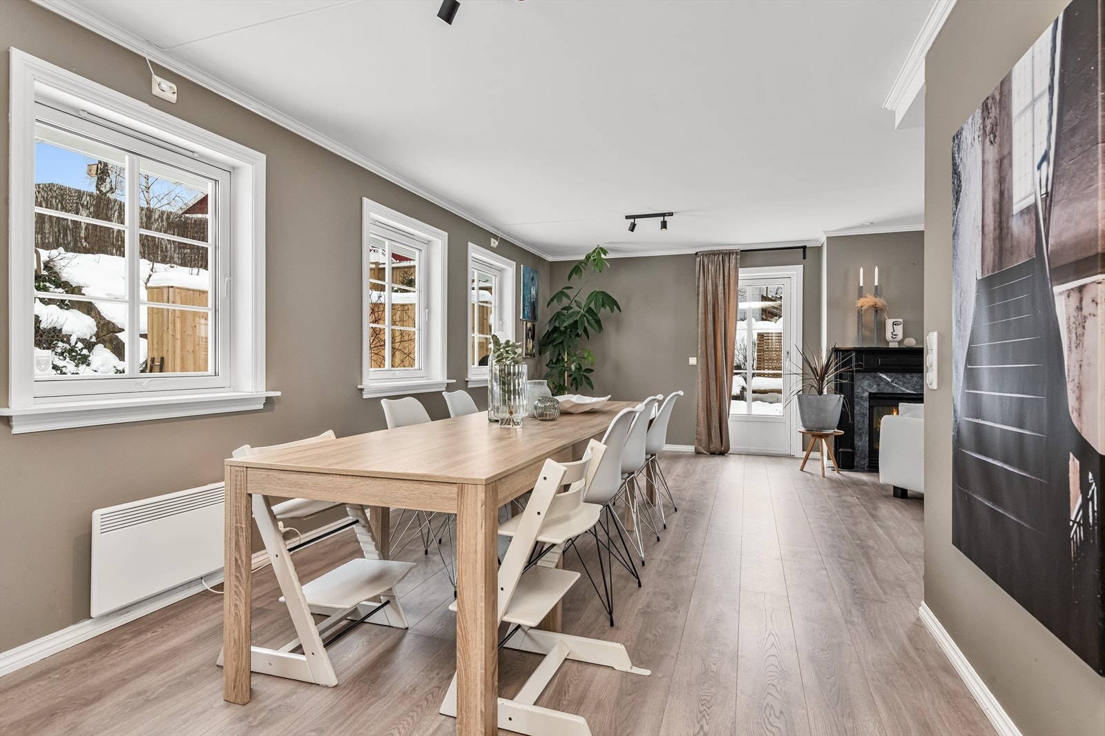Stor plass til spisegruppe Galleribilde