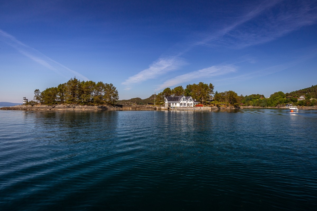 Eiendommen ligger i innløpet til Lysefjorden Galleribilde