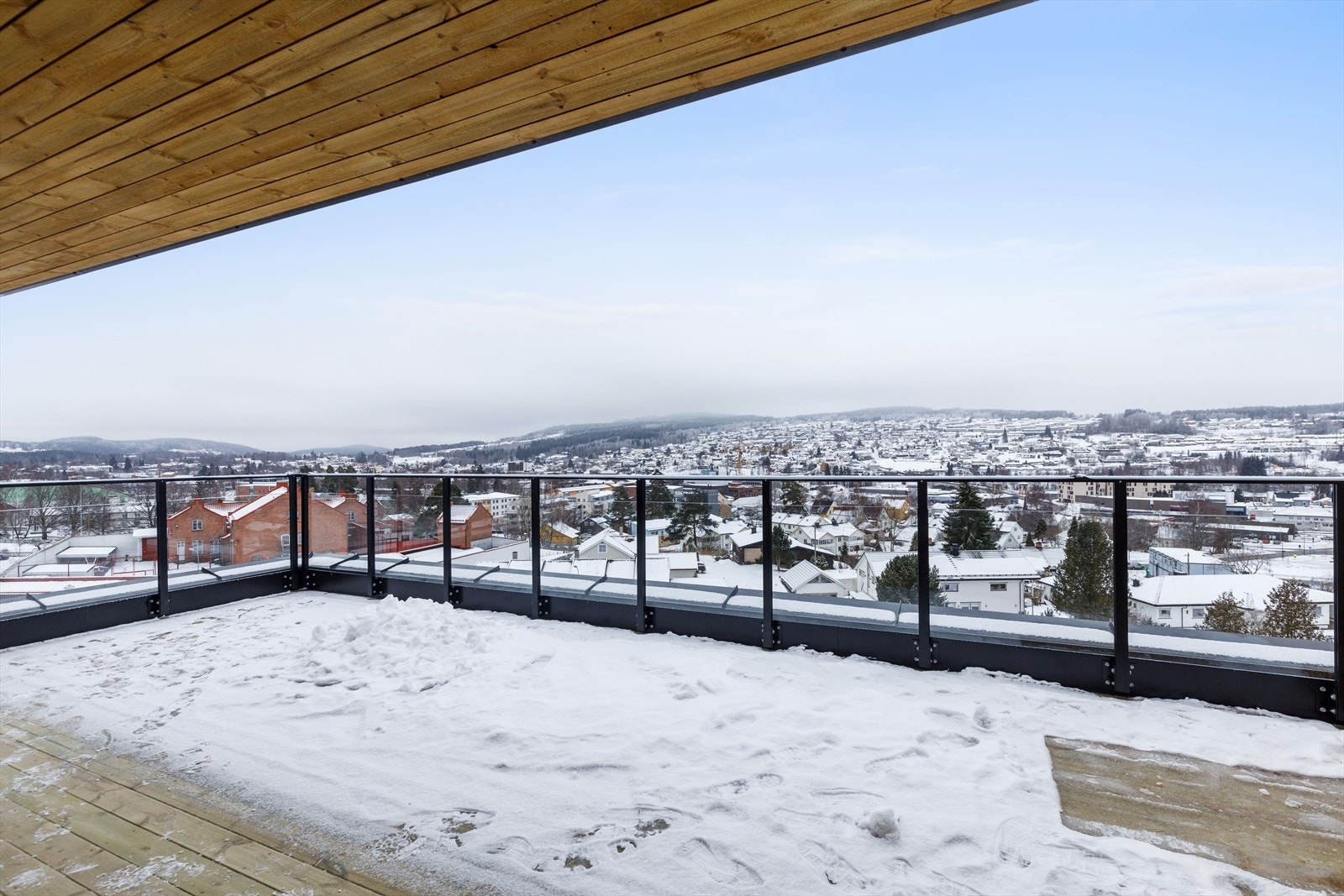 Terrassen er på 36 kvm Galleribilde