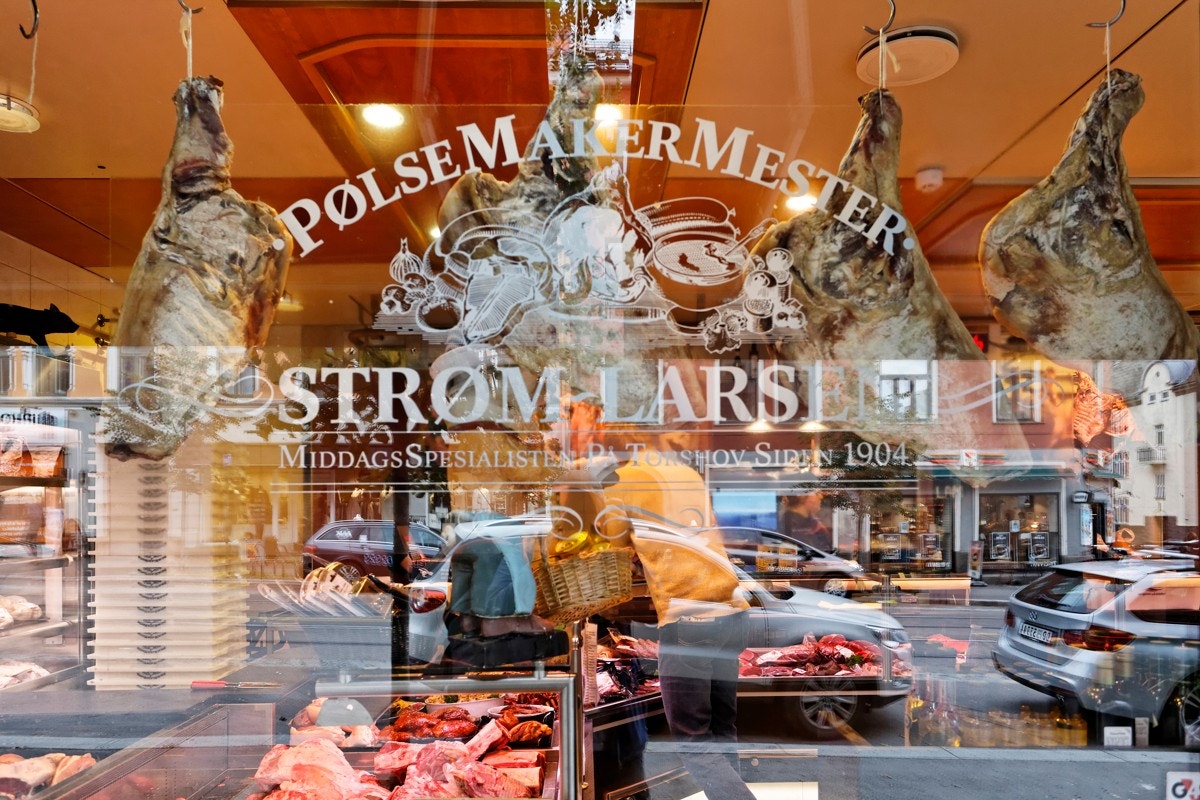 Populære Strøm Larsen - den siste gjenlevende slakterbutikken i byen! Galleribilde