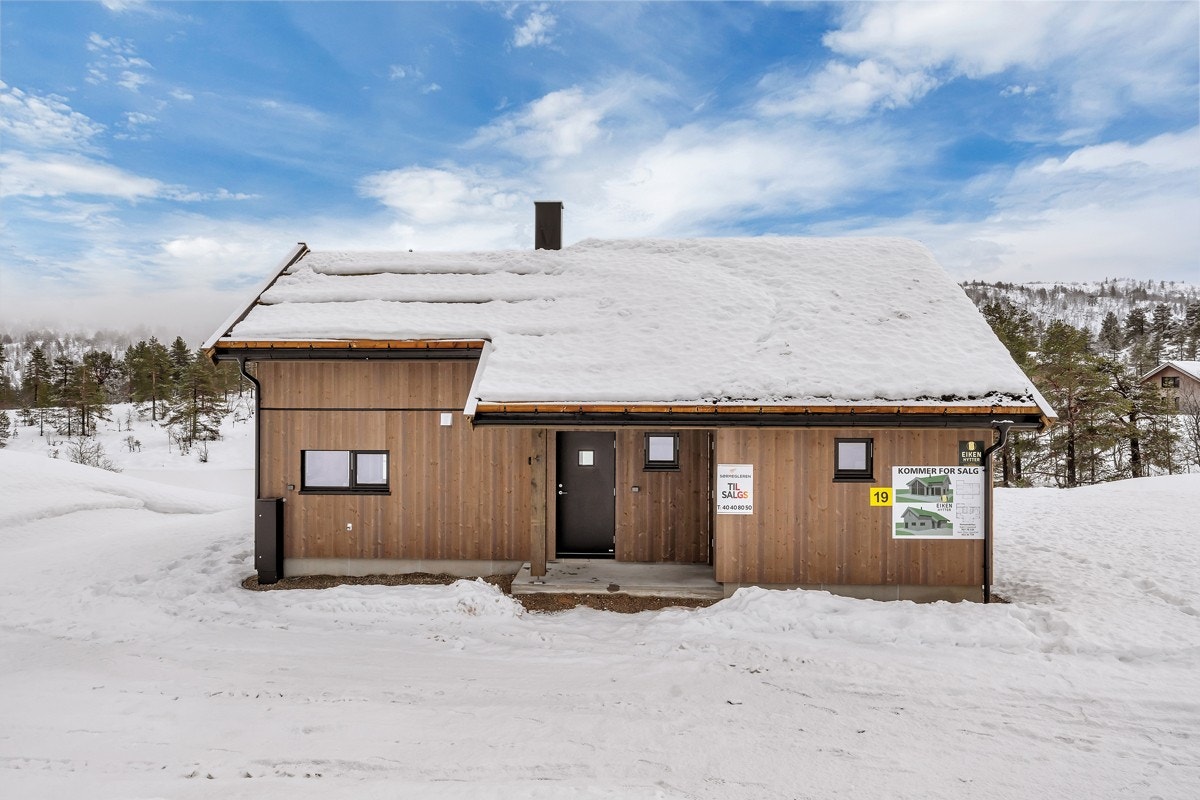 Inngangsparti med lett tilgang til utebod på trappen Galleribilde