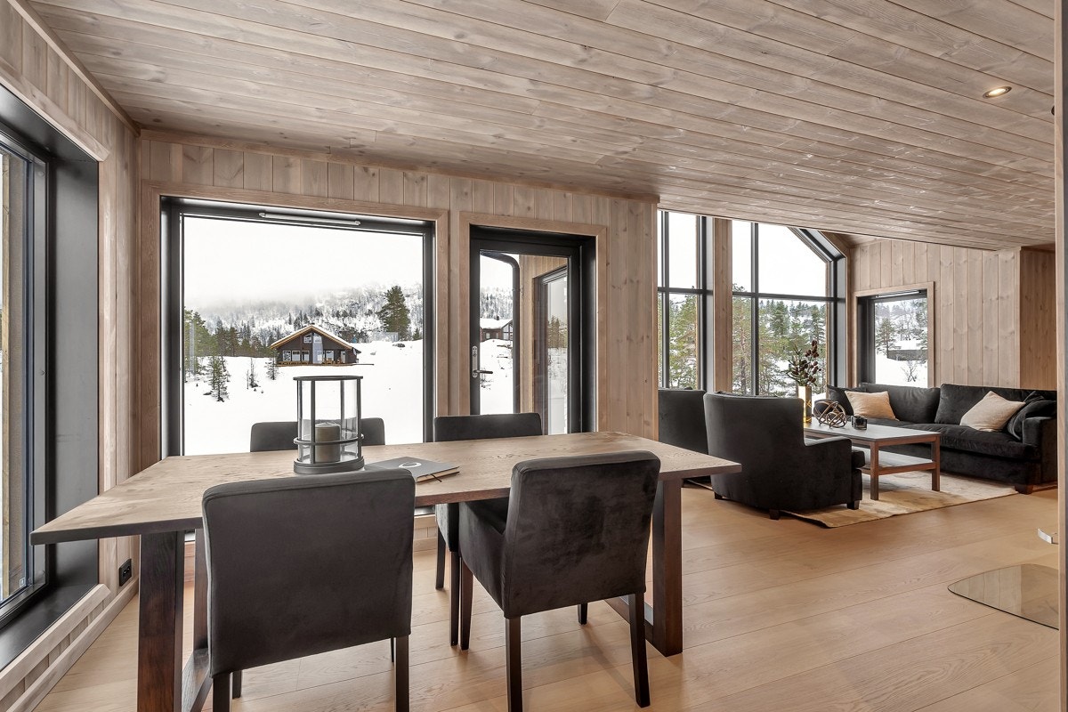 Fra kjøkkenet er det direkte utgang til tomten Galleribilde