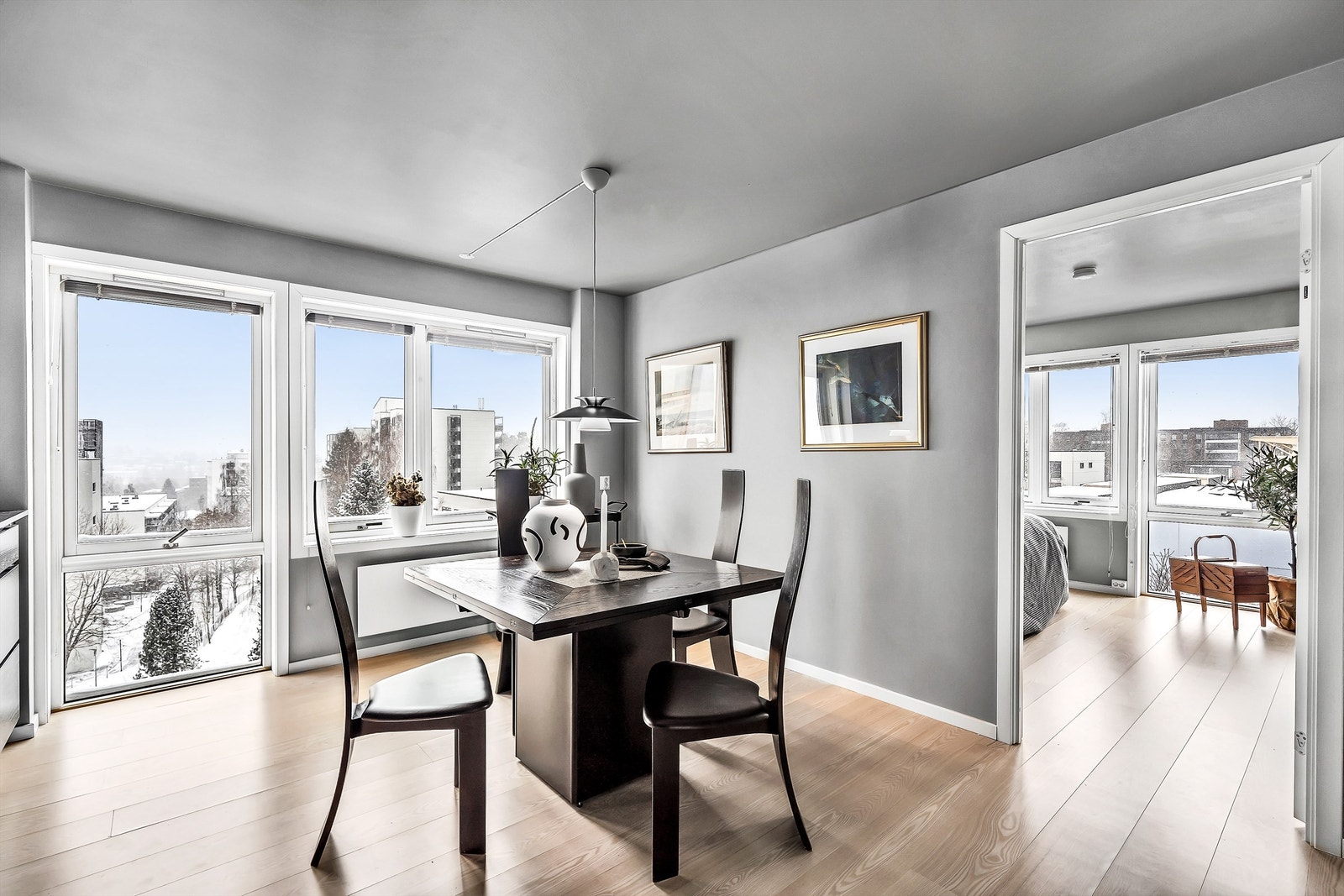 Rikelig med lysinnslipp i denne leiligheten Galleribilde