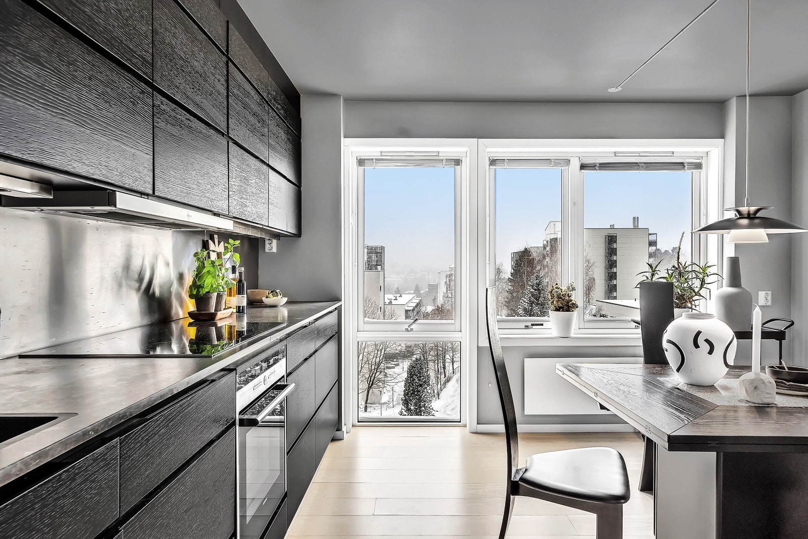 Camilla Bjerke Olsen i krogsveen har gleden av å presentere Hovseterveien 98! Galleribilde