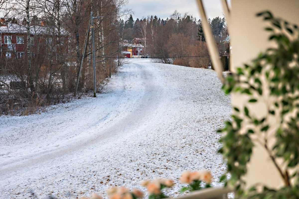 Fint utsyn. Her har du bilfri vei helt til skolen. Galleribilde