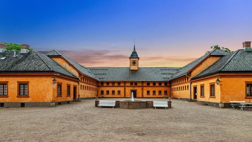 Bogstad gård har aktiviteter for hele familien, kafé, butikk og morro. Galleribilde