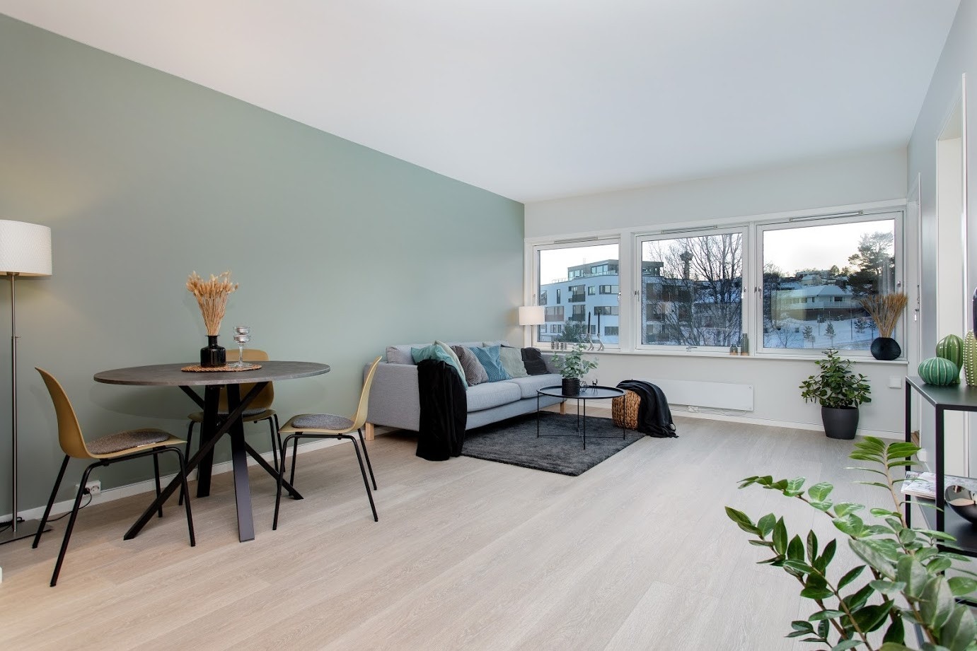 Her har du muligheten og sikre deg en fantastisk 4-roms leilighet beliggende på Persaunet. Galleribilde