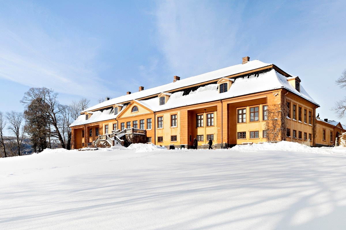 Her ligger også det populære utfartsstedet Bogstad gård med café, kulturarrangementer og åpent fjøs for barna hele året. Galleribilde