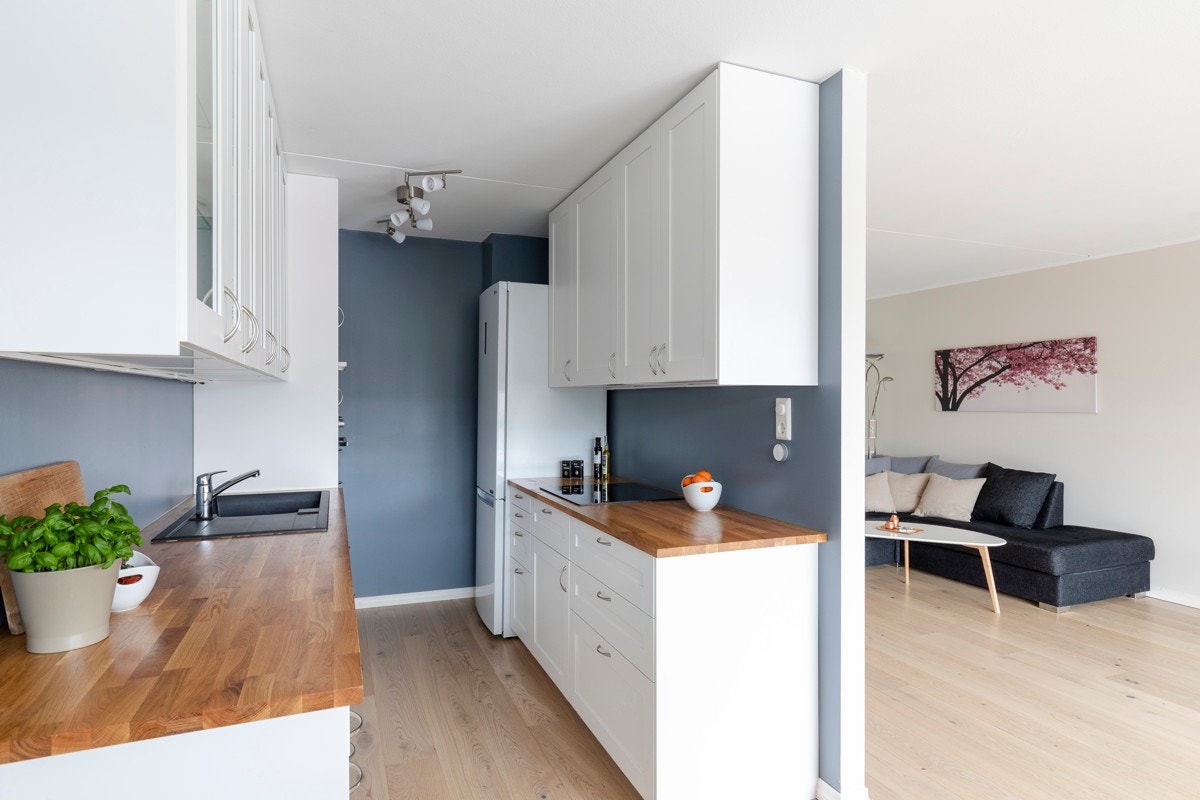 I tillegg til synlig oppussing av kjøkkenet er det også oppgradert elektrisk anlegg i regi av Powertech Elektro Services. Alle vannrør ble skiftet ut i 2019. Galleribilde