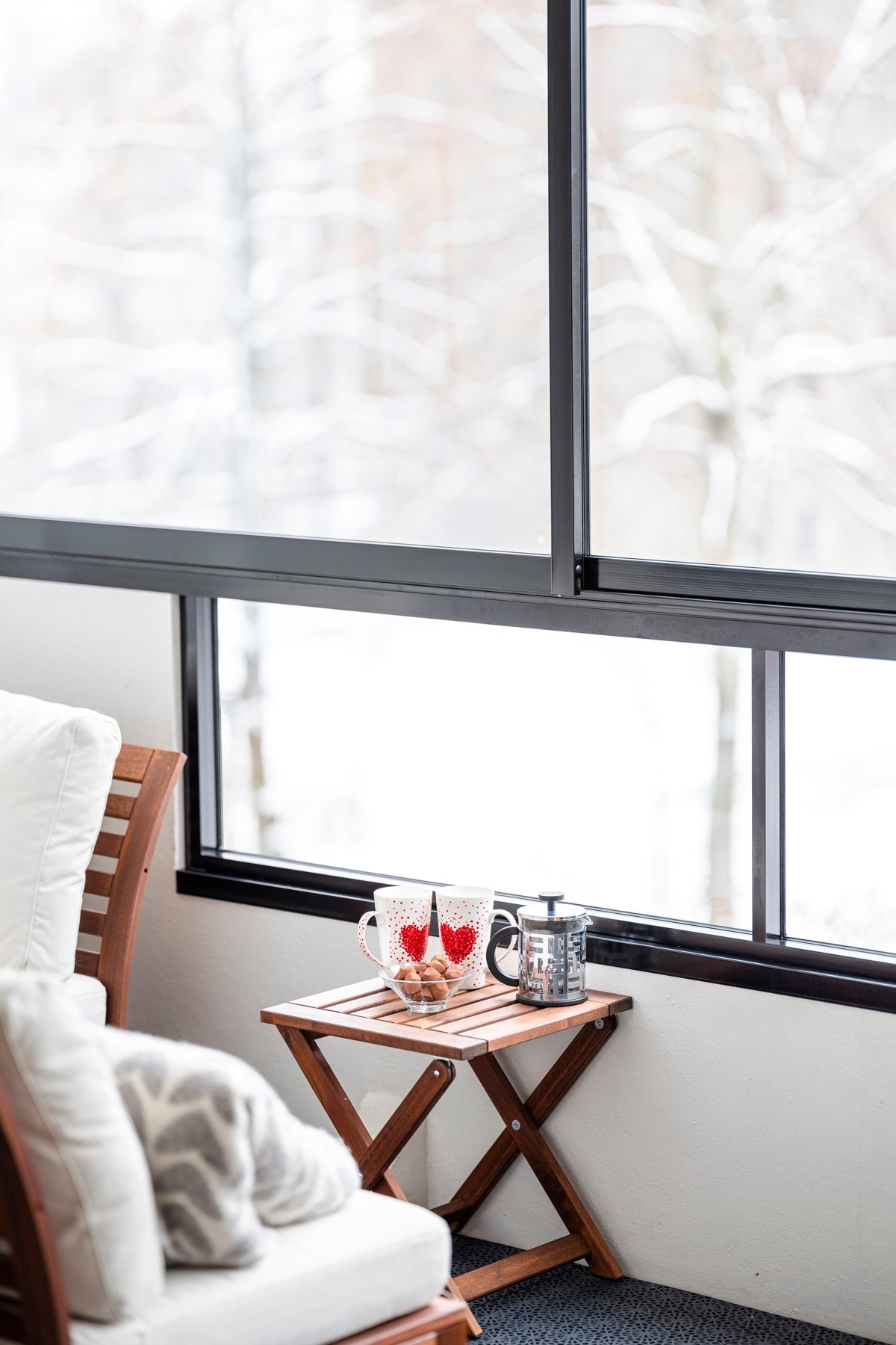 Balkongen ligger vendt mot sydvest og ble glasset inn i 2020. Galleribilde