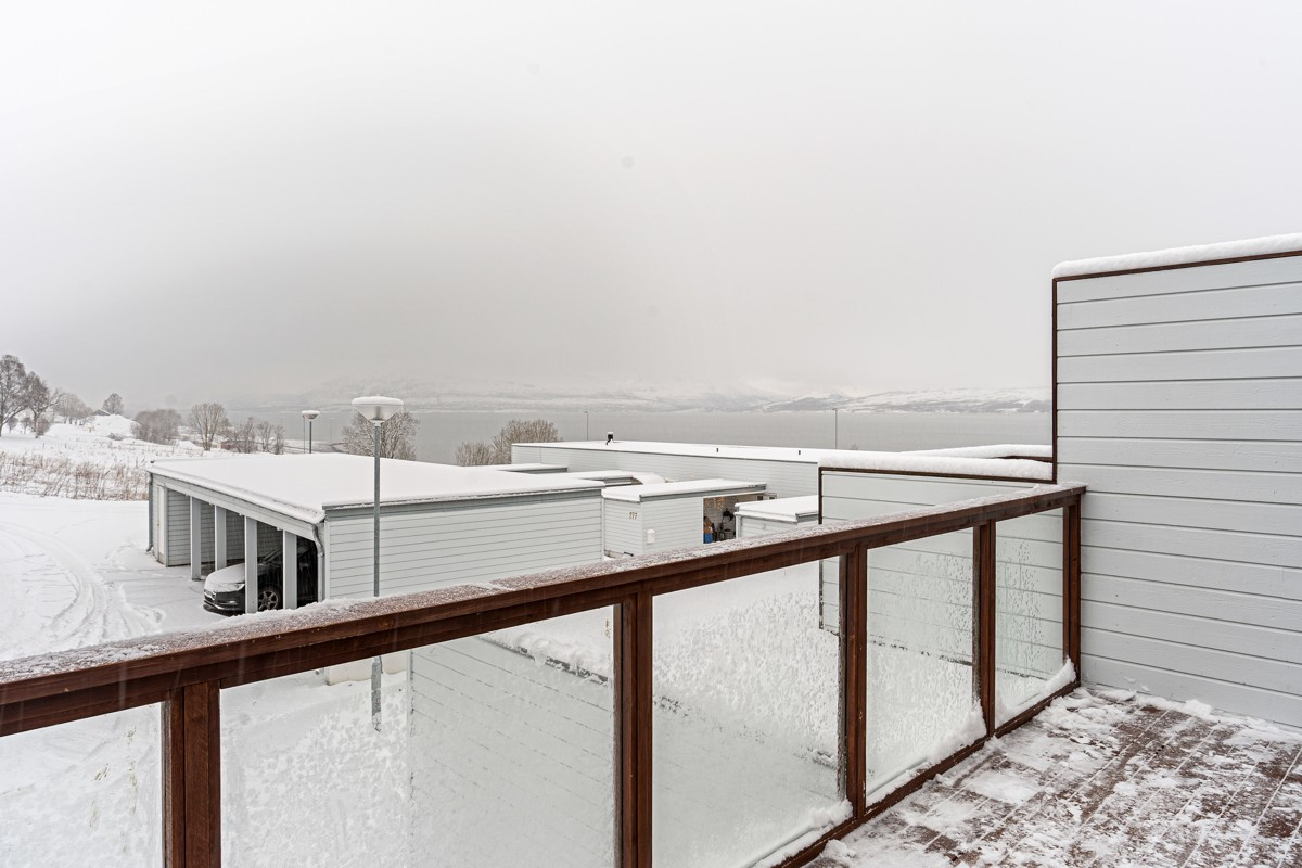 Sørvendt utsikt fra veranda