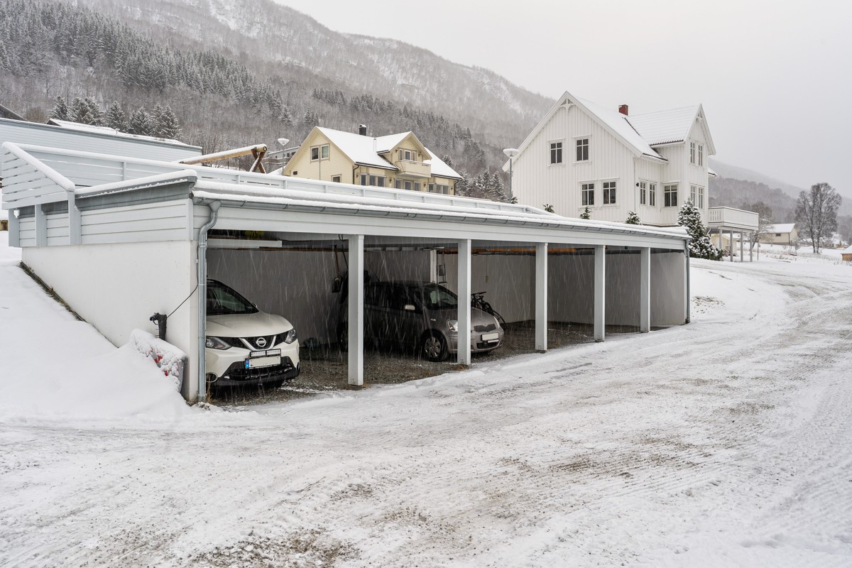 Parkeringsplass i carport