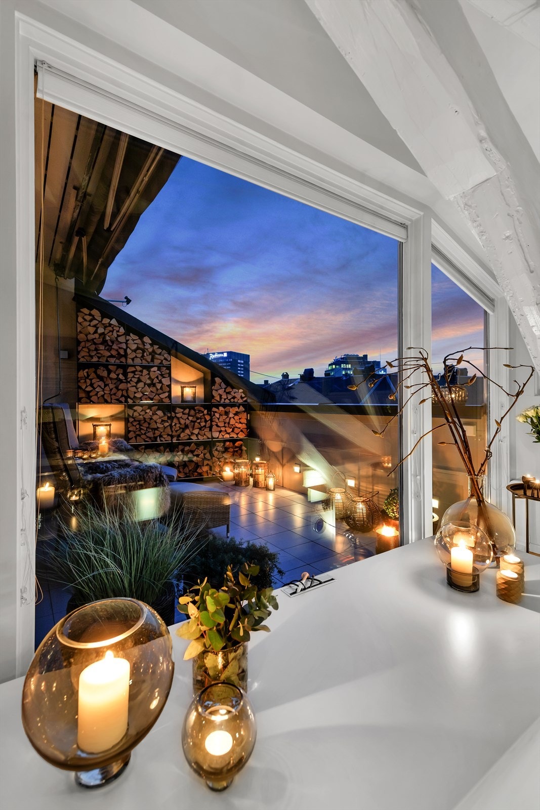 Utsyn mot takterrassen Galleribilde