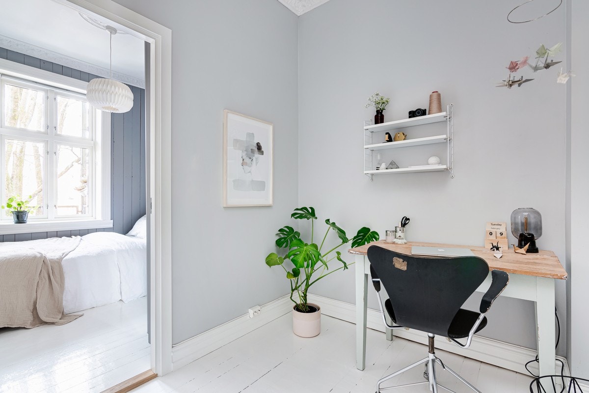 I tilknytning til soverommet har du i tillegg et romslig rom som pr i dag benyttes som kontor. Galleribilde