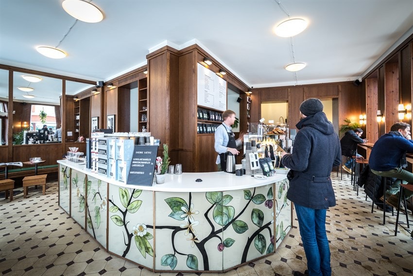 Start gjerne dagen med fersk kaffe fra Stockfleths, i Schweigaards gate. Galleribilde