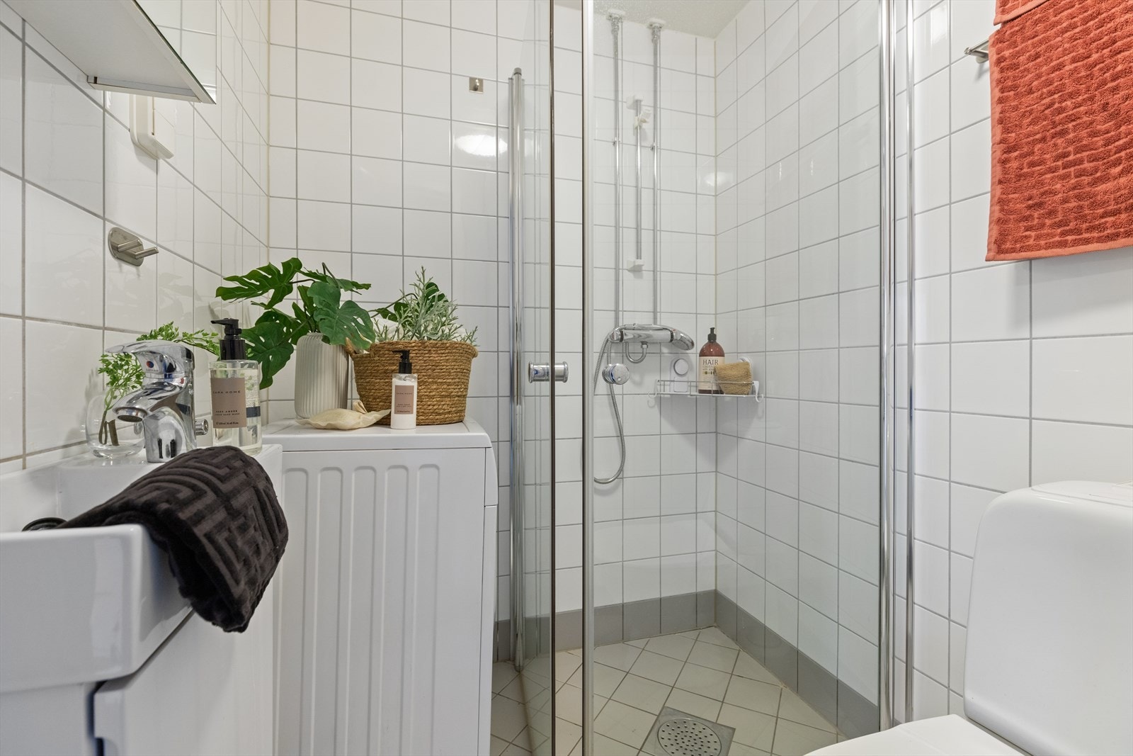 Flislagt bad med varmekabler i gulv. Galleribilde