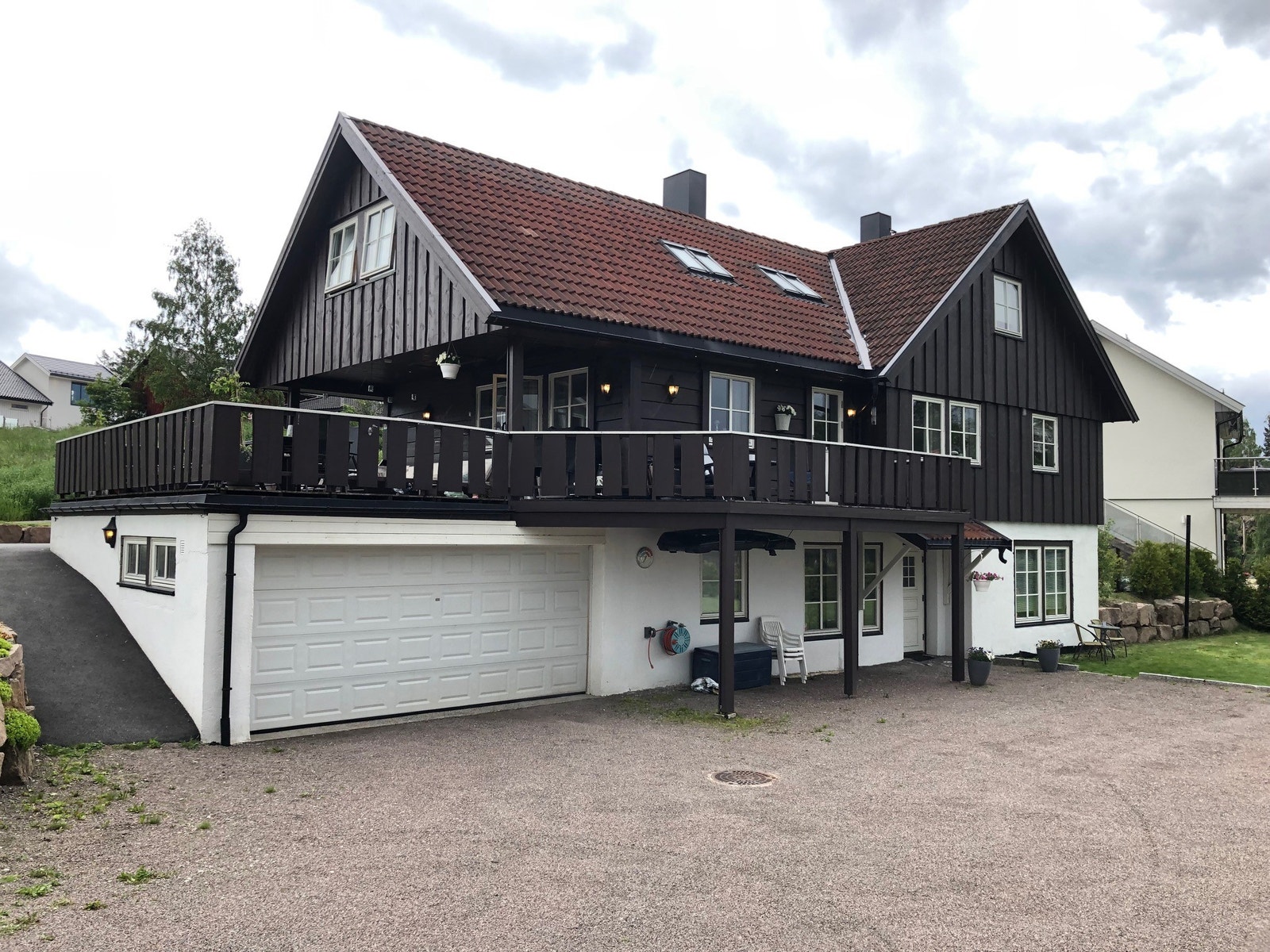 Fasade med inngang til leilighet Galleribilde