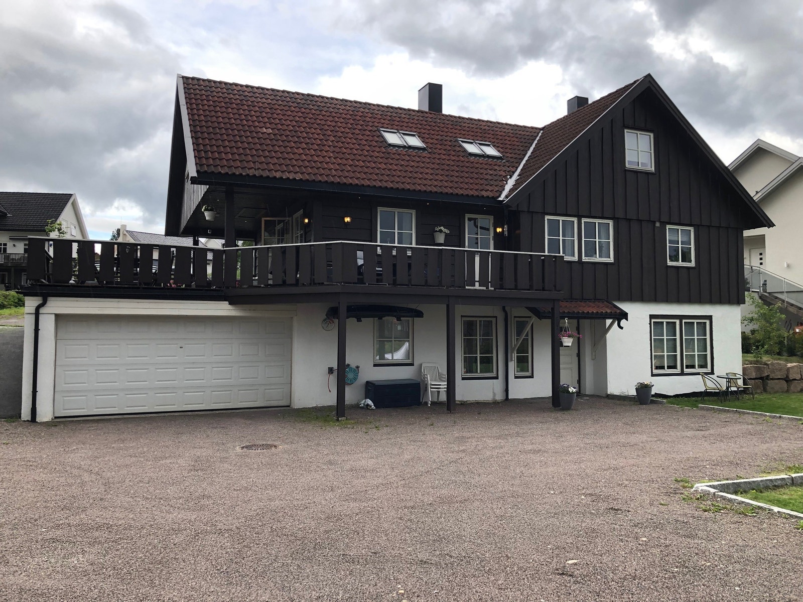 Fasade med inngang til leilighet Galleribilde