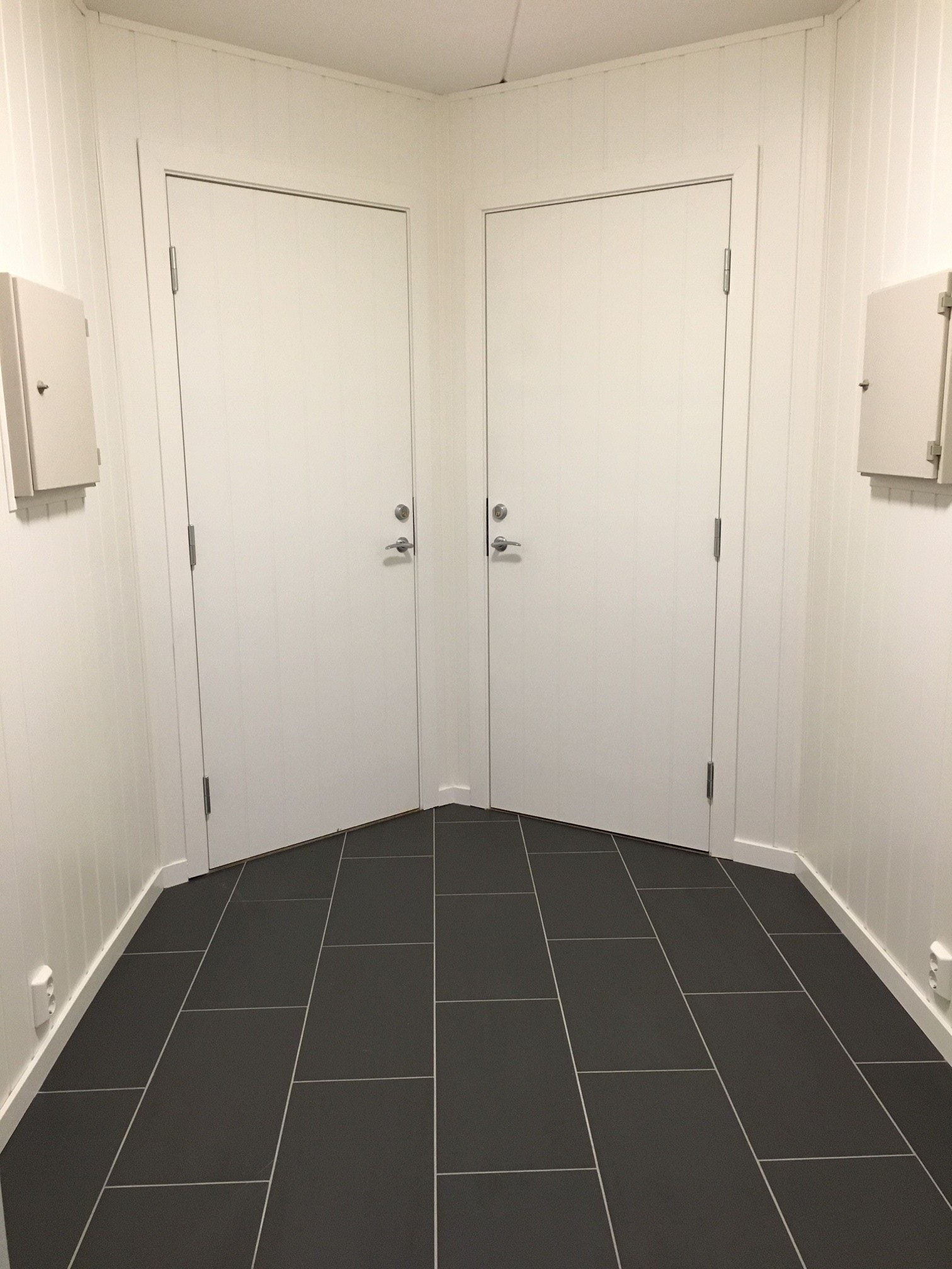 Inngangsdør til venstre Galleribilde