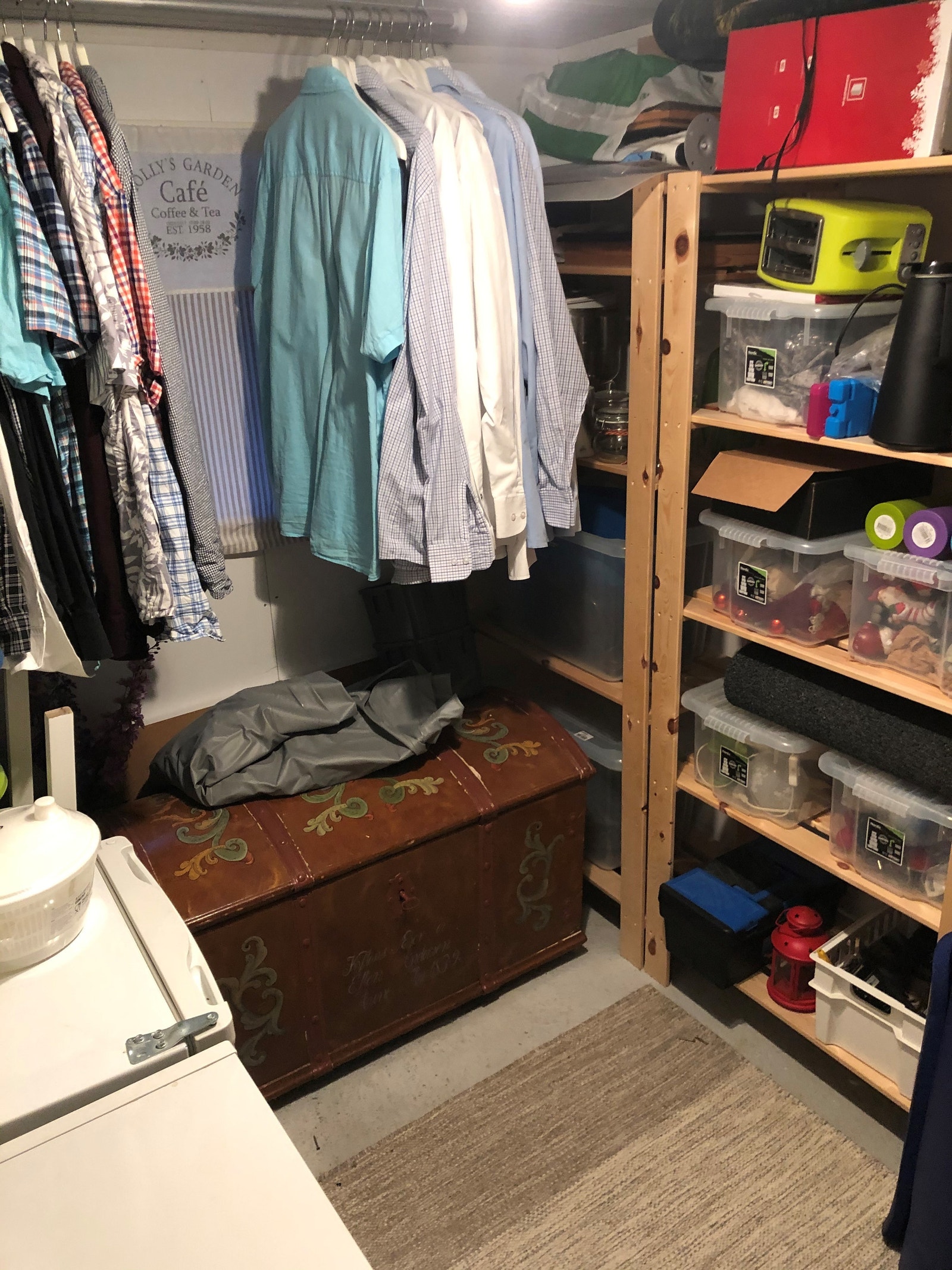 internbod/walk-in closet Galleribilde