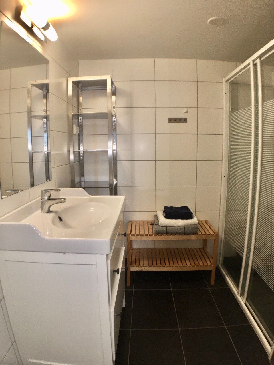 Bad med stor dusj Galleribilde