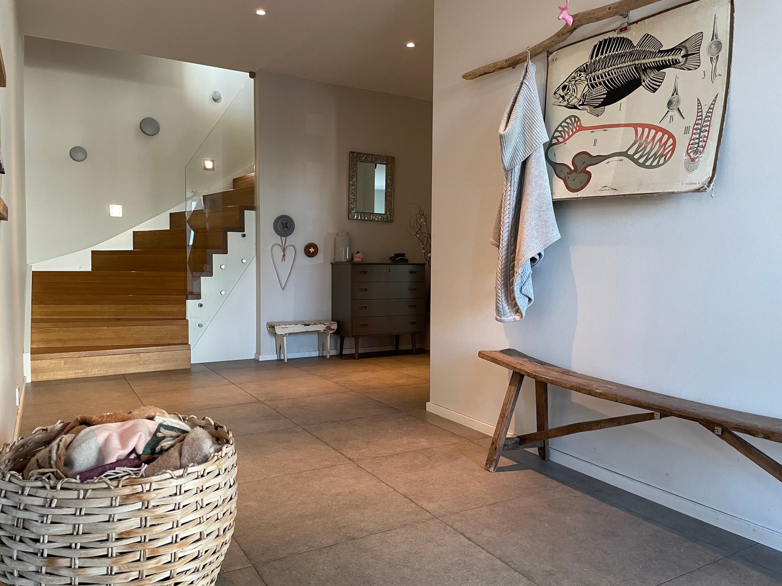 Velkommen inn - gang med walk-in garderobe Galleribilde