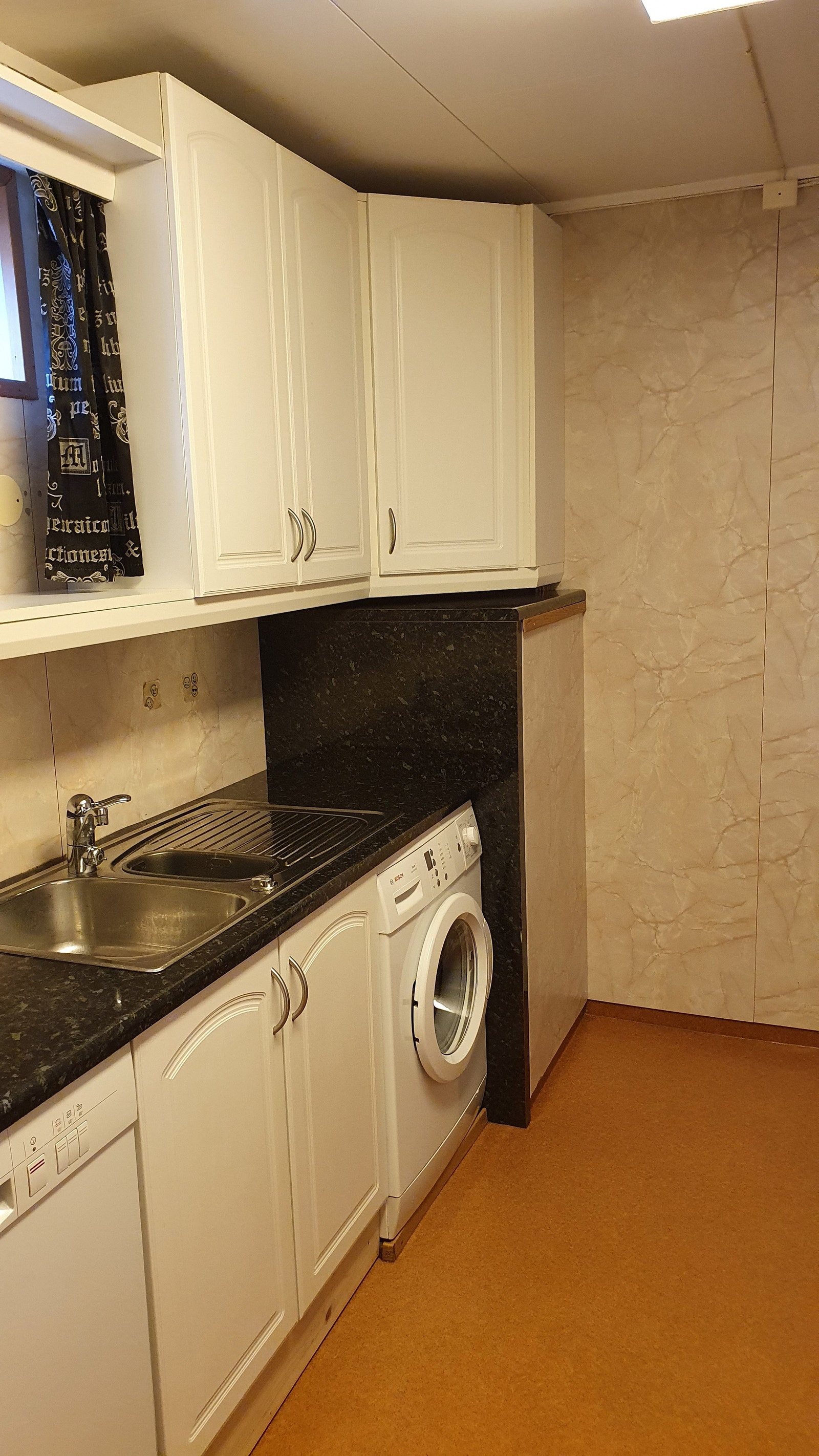 Kjøkken inkl. vaskemaskin Galleribilde