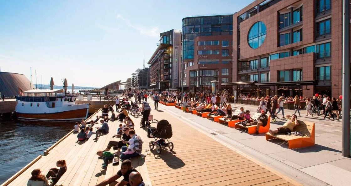 Aker Brygge, 150 m å gå. Galleribilde