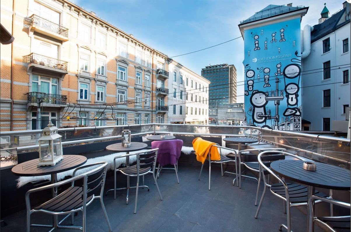 Champagneria, restauranter og barer på Solli Plass, 100 meter å gå. Galleribilde