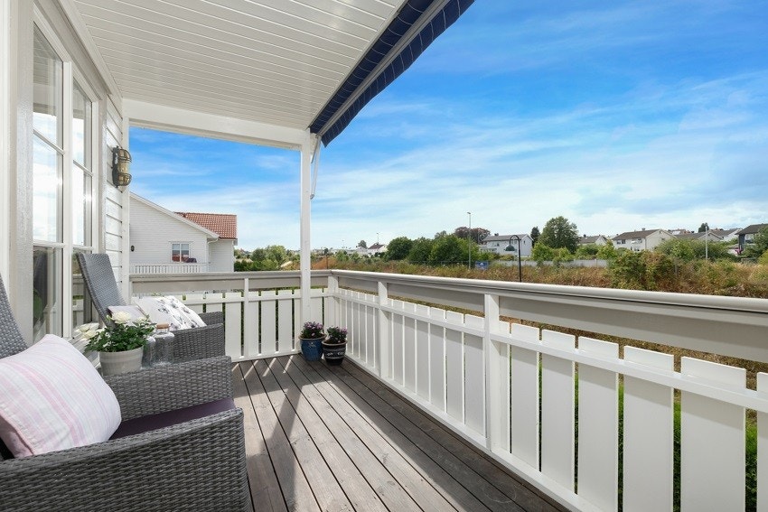 Vestvendt balkong ved kjøkken Galleribilde