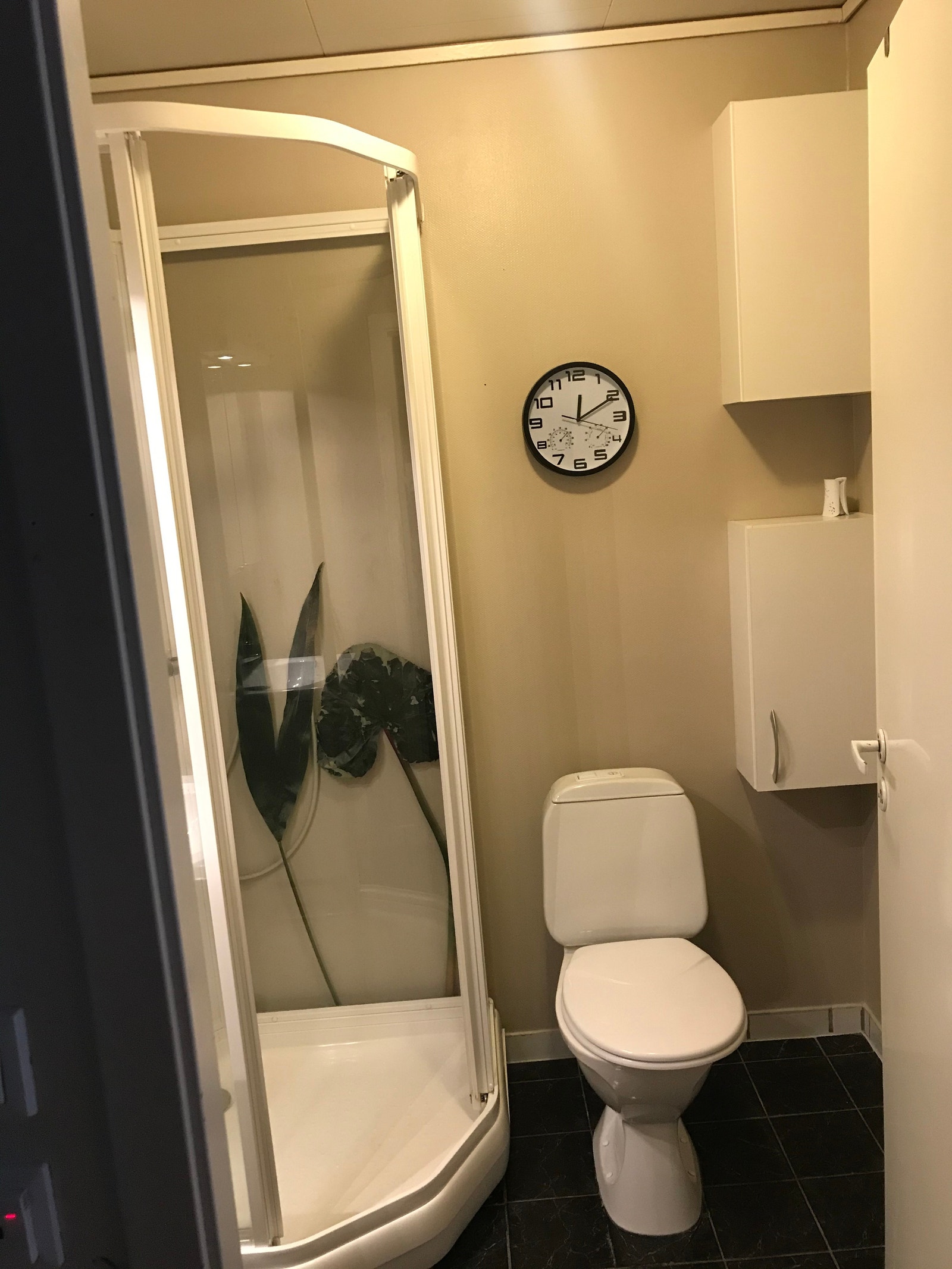 bad med vaskemaskin Galleribilde