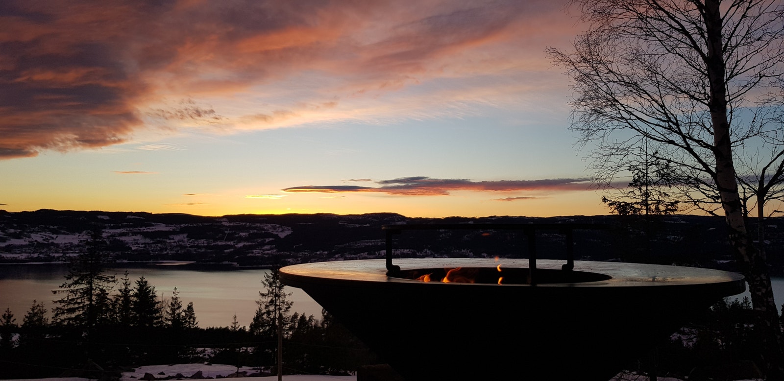 Panoramautsikt fra terrasse over Mjøsa - Aldri like dager på Mjøshytte Galleribilde