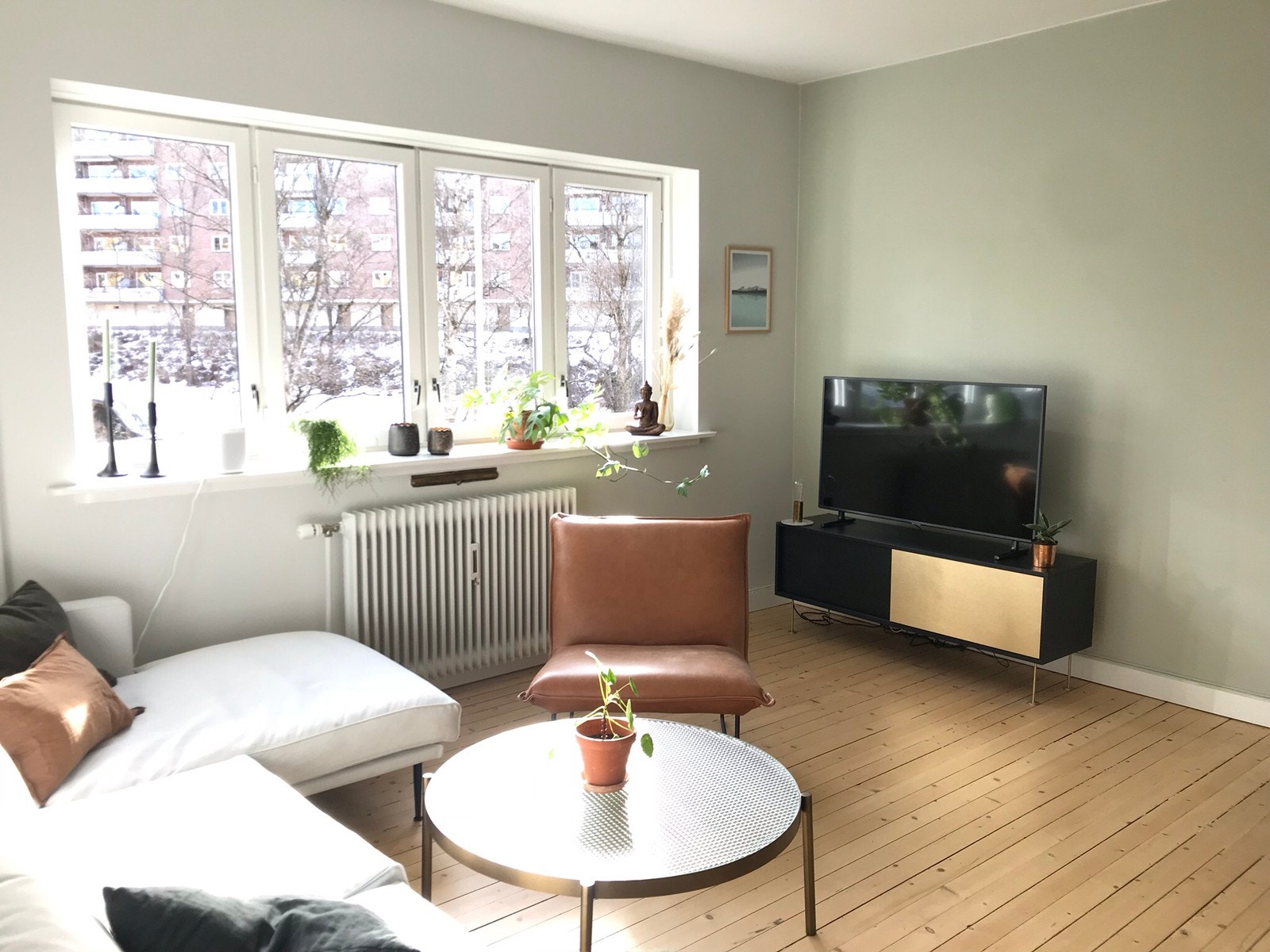 Grønt og frodig utenfor fra våren Galleribilde