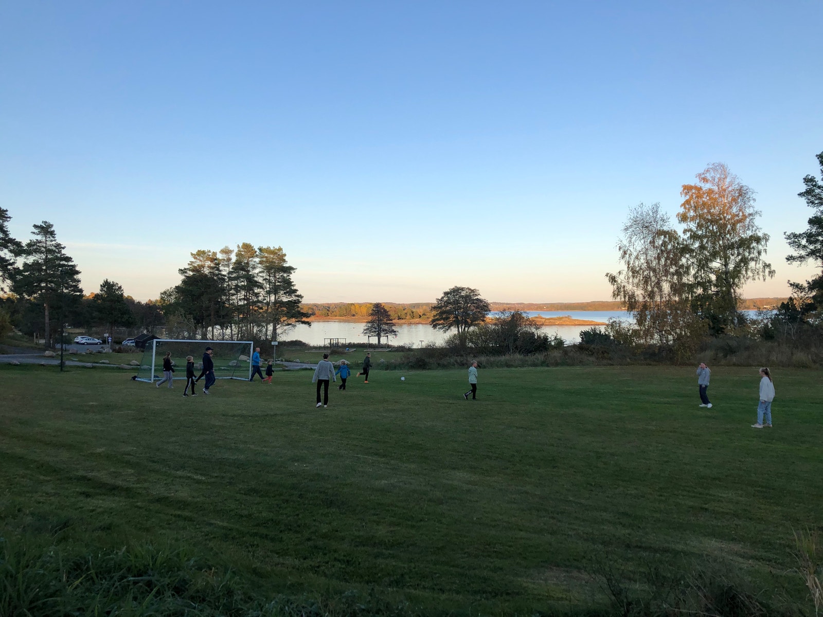 Fotballbanen rett ved hytta Galleribilde