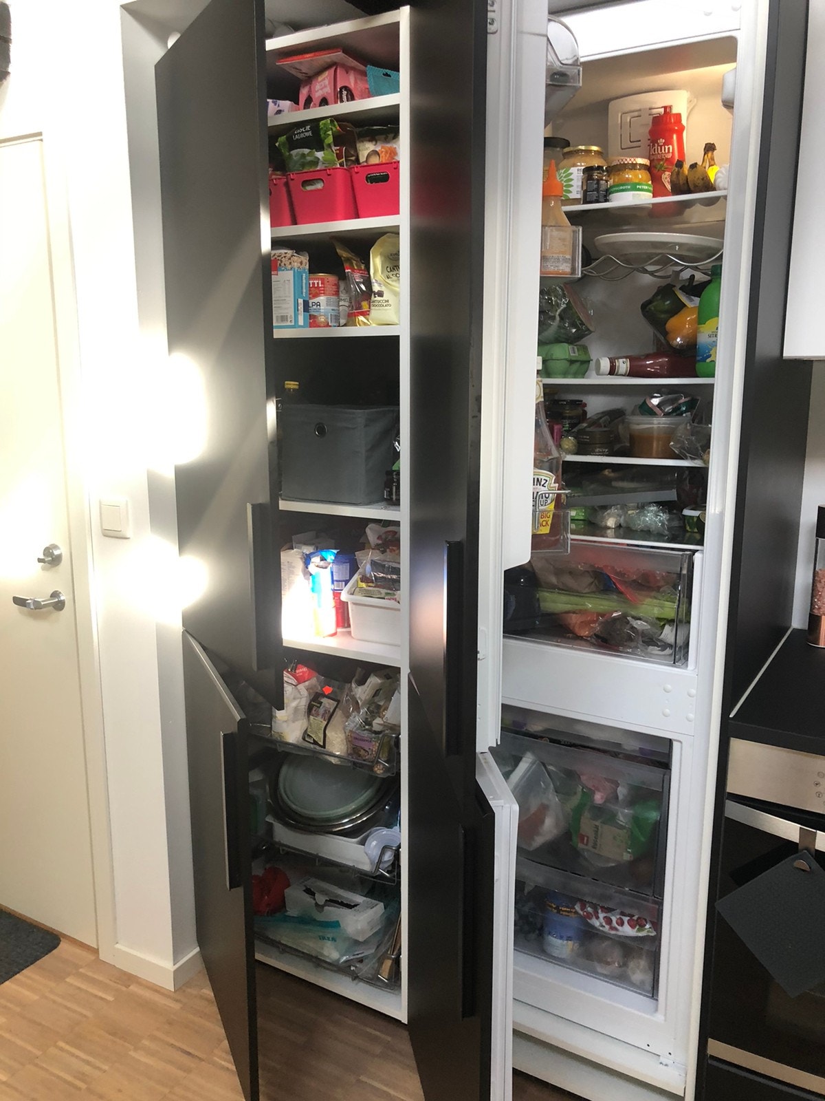 Matskapet og kjøl / frys Galleribilde