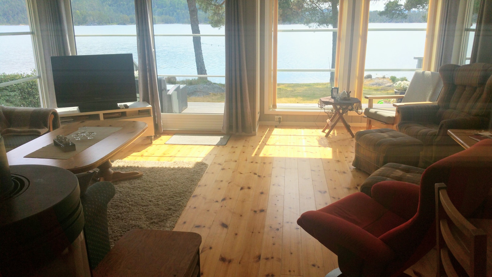 Stue mot vannet Galleribilde