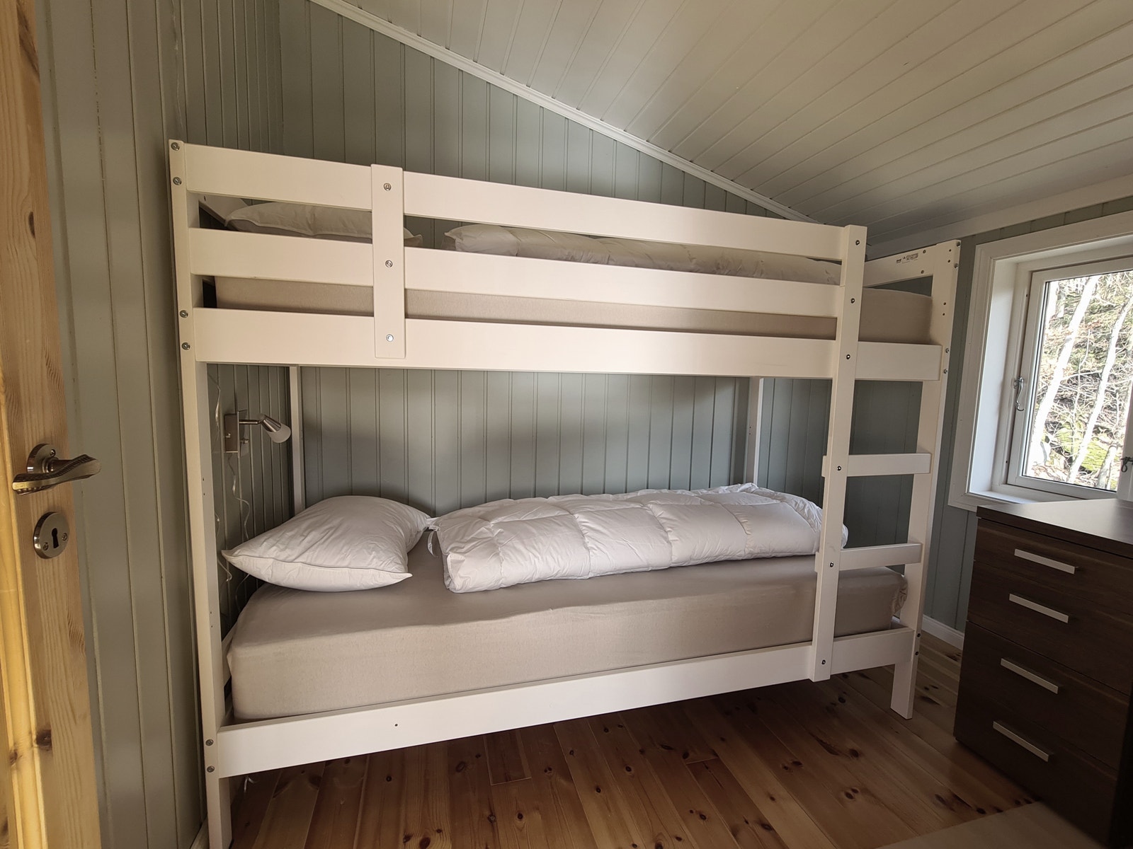 Soverom nr 1, oppe. Køyesenger med 90 cm bredde. Galleribilde