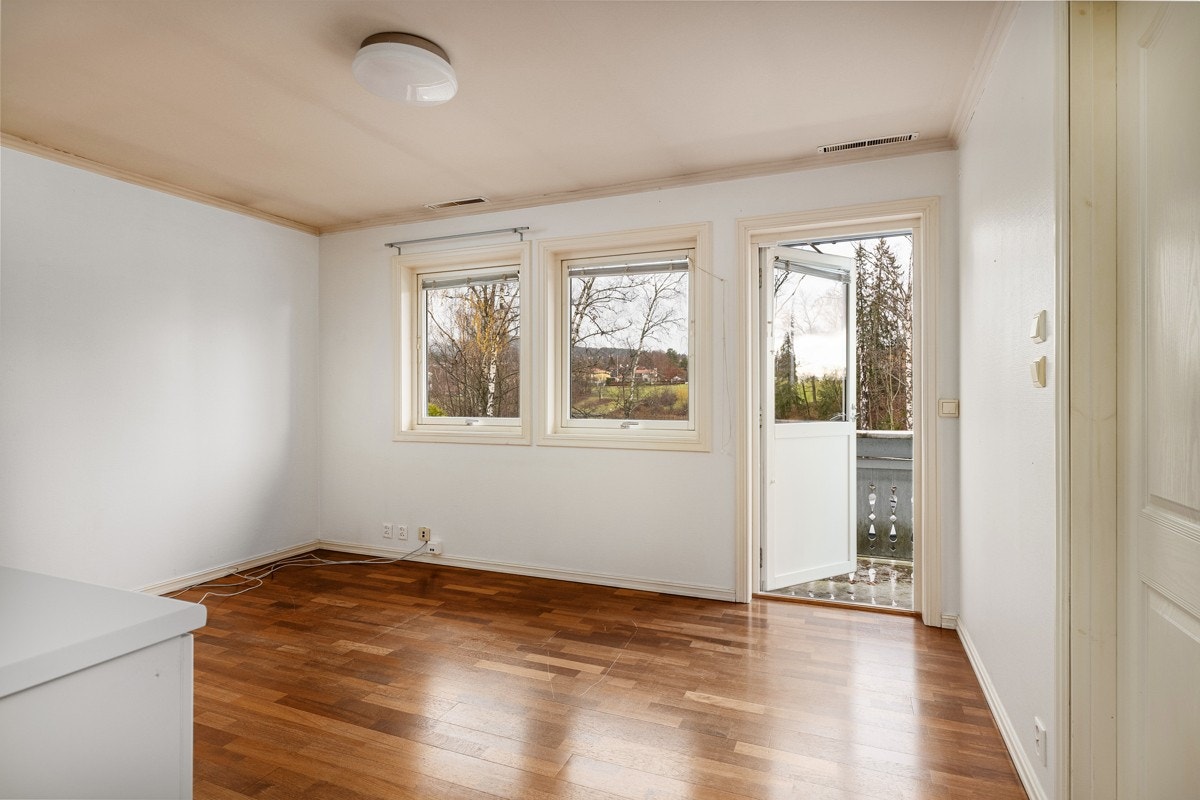 Soverom 3 med utgang til veranda Galleribilde