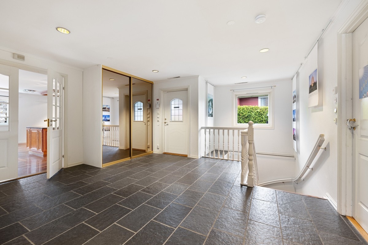 Hall i 1. etasje Galleribilde