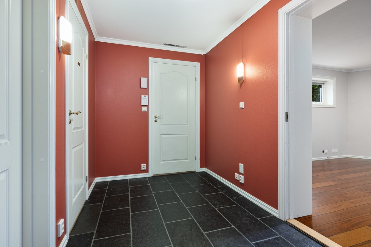 Gang tilknyttet egen inngang Galleribilde