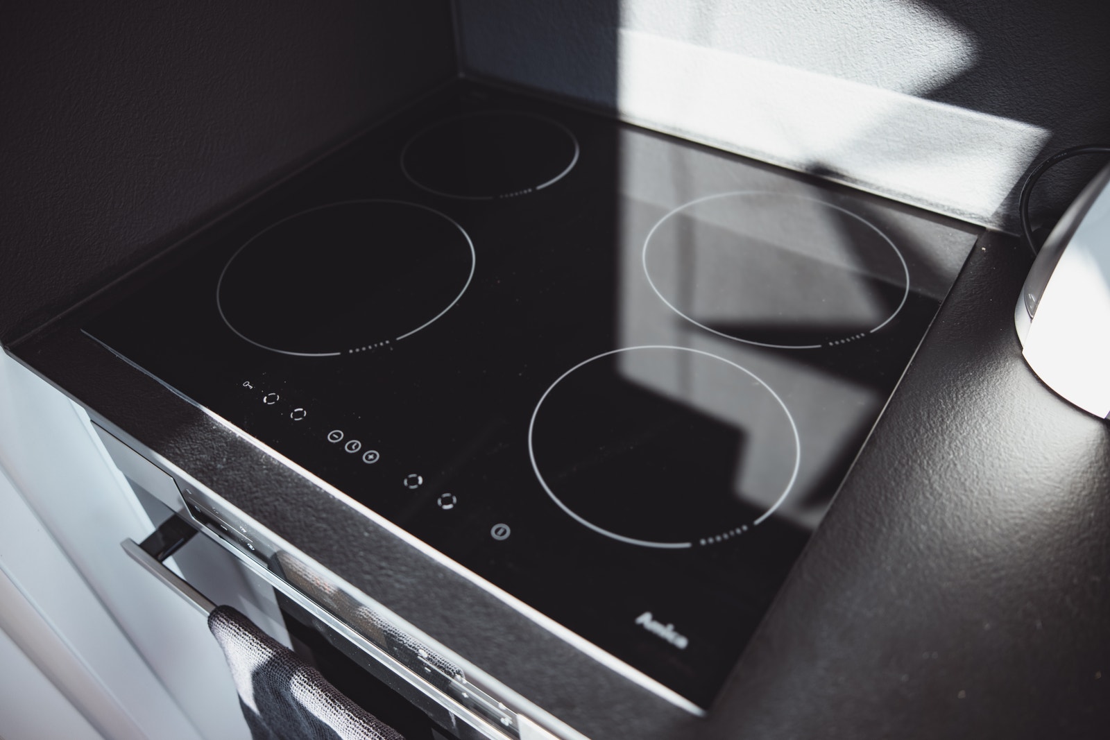 Induksjonstopp med avtrekk. Galleribilde