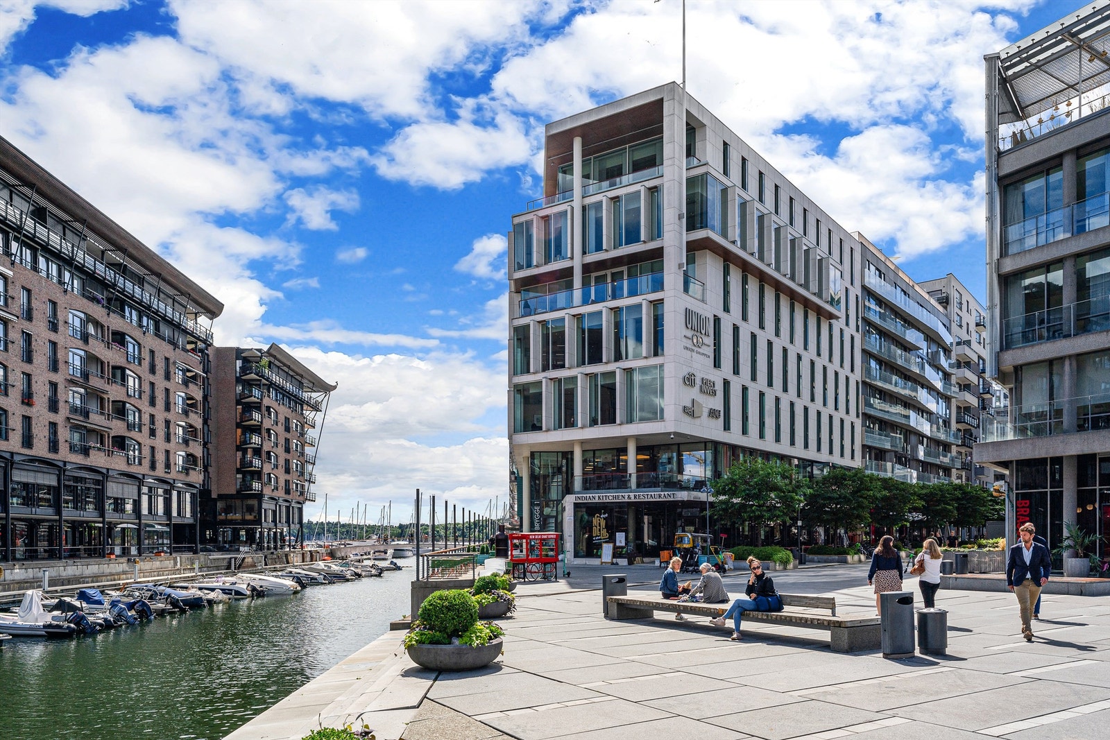 På Tjuvholmen og Aker Brygge er det et stort utvalg av restauranter og spisesteder. Galleribilde